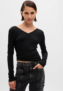 Get 30% off on GAP Mini Rib V-Neck T-Shirt – A Stylish Must-Have!